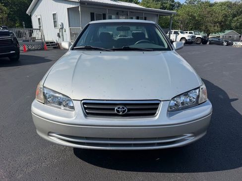 Used 2001 Toyota Camry FWD image 2
