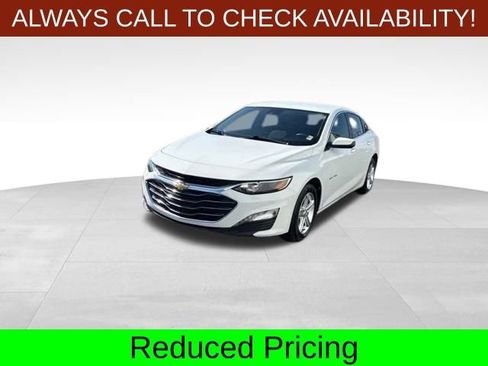 Used 2024 Chevrolet Malibu LT image 3