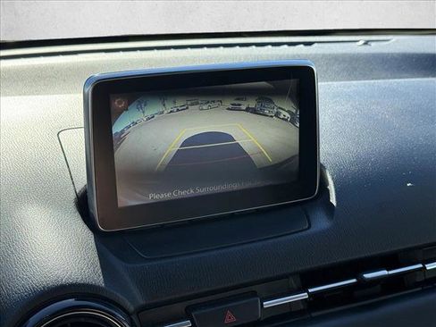 Used 2017 Toyota Yaris iA image 11