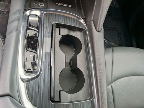 Used 2024 Buick Enclave Premium image 20