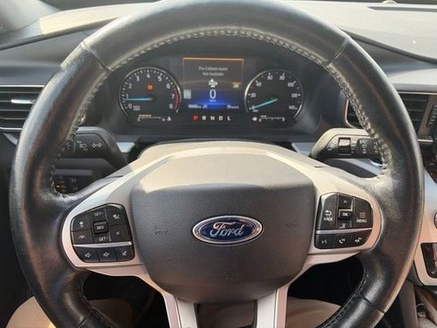 Used 2021 Ford Explorer XLT w/ Equipment Group 202A AWD/4WD image 7