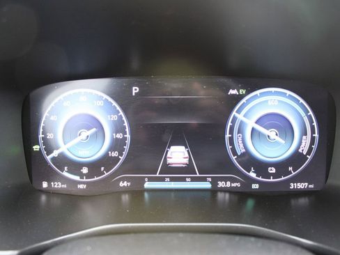 Used 2023 Hyundai Santa Fe SEL Convenience AWD/4WD image 30