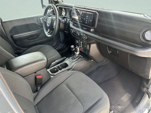 Used 2024 Jeep Wrangler Unlimited Rubicon 4xe AWD/4WD image 31