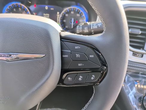 New 2026 Chrysler Pacifica Limited image 26