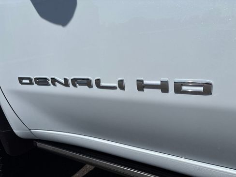 New 2026 GMC Sierra 2500 Denali Ultimate AWD/4WD image 10