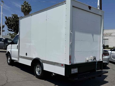 Used 2023 Chevrolet Express 3500 w/ Power Convenience Package RWD image 4