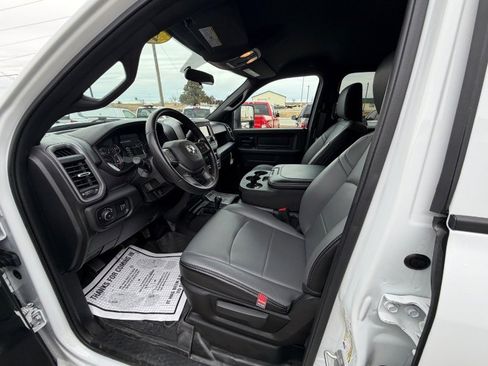 Used 2024 RAM 2500 Tradesman w/ Chrome Appearance Group image 14