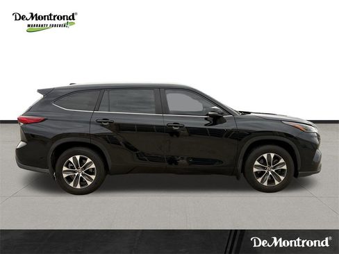 Used 2023 Toyota Highlander XSE image 4
