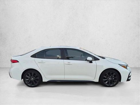 Used 2024 Toyota Corolla SE FWD image 4