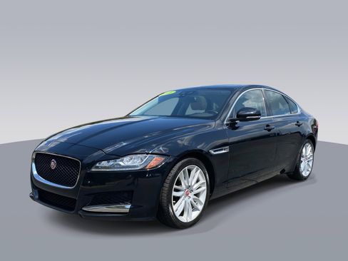 Used 2016 Jaguar XF Prestige image 2