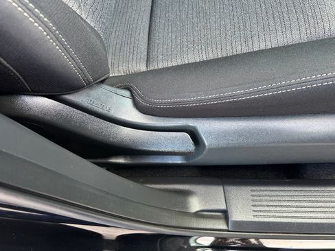 Used 2023 Nissan Rogue SV FWD image 32