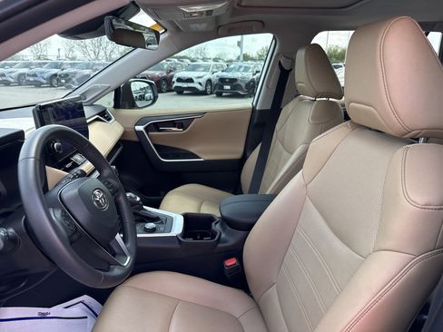 Used 2024 Toyota RAV4 Limited image 13