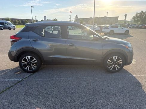 Used 2020 Nissan Kicks SV FWD image 4