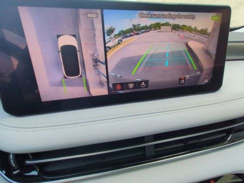 New 2027 INFINITI QX60 Luxe FWD image 10
