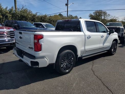 Used 2025 Chevrolet Silverado 1500 High Country image 4