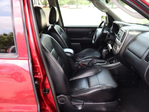 Used 2005 Ford Escape Limited AWD/4WD image 22