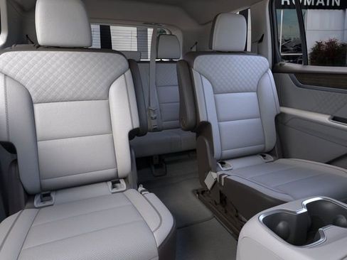 New 2026 GMC Acadia Denali w/ Super Cruise Package image 17