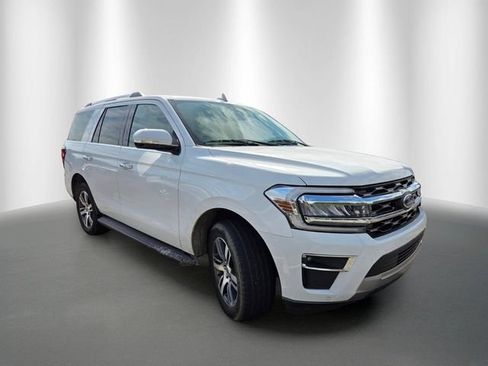 Used 2024 Ford Expedition Limited RWD image 3