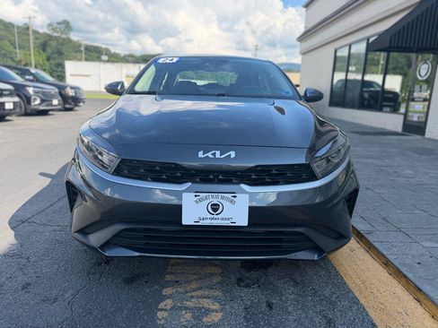 Used 2024 Kia Forte LXS FWD image 7