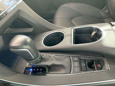 Used 2022 Toyota Avalon XLE FWD image 23