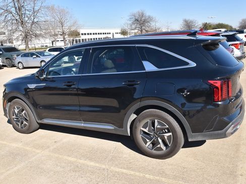 Used 2021 Kia Sorento EX image 9