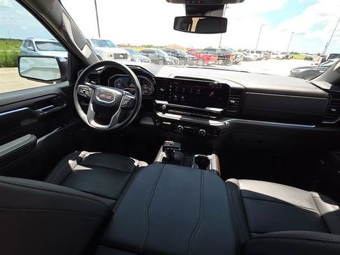 Used 2024 GMC Sierra 1500 SLT AWD/4WD image 17