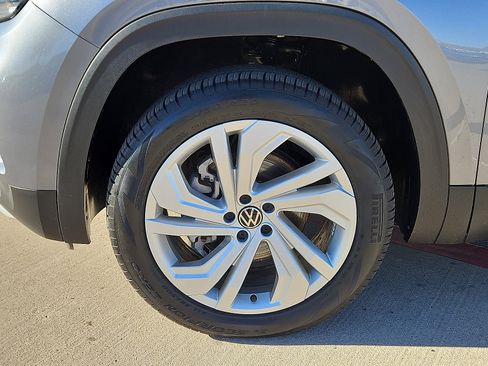 Certified 2023 Volkswagen Atlas SE w/ Panoramic Sunroof Package image 5