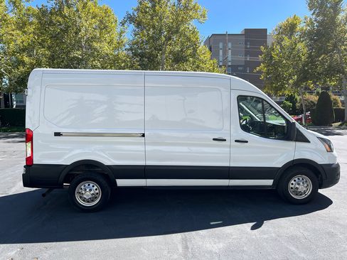 Used 2023 Ford Transit 250 Medium Roof AWD w/ Load Area Protection Package image 6