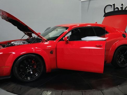 Used 2016 Dodge Challenger SRT Hellcat RWD image 18