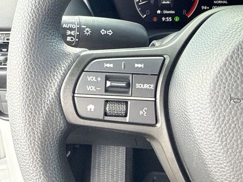 Used 2025 Honda HR-V LX image 29