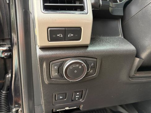 Used 2019 Ford F350 Lariat w/ Lariat Ultimate Package AWD/4WD image 13