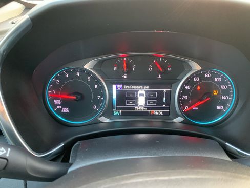 Used 2018 Chevrolet Equinox Premier image 17