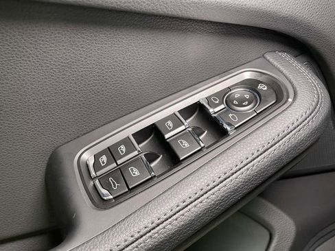 New 2026 Porsche Macan image 37