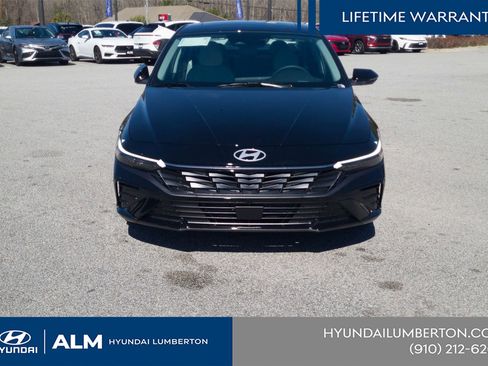 New 2026 Hyundai Elantra Limited FWD image 3