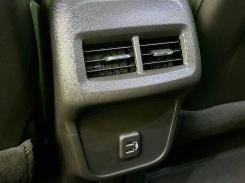 Used 2024 Chevrolet Equinox Premier AWD/4WD image 14
