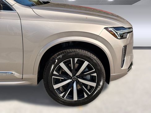 New 2026 Volvo XC90 B5 Core w/ Protection Package AWD/4WD image 11