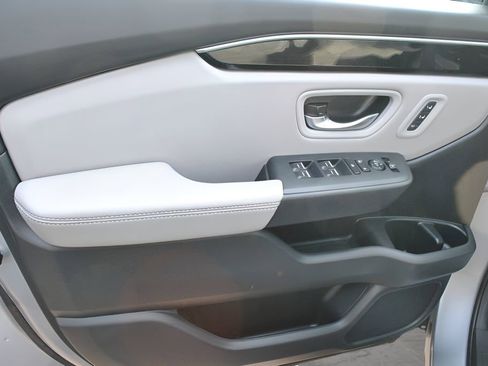 Certified 2025 Honda Pilot EX-L image 28