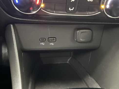 Certified 2024 Buick Encore GX Sport Touring image 21