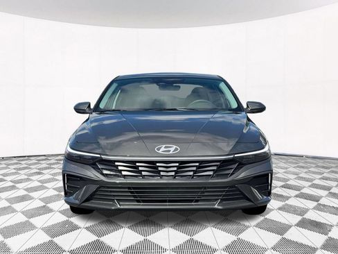 Certified 2026 Hyundai Elantra SE FWD image 14