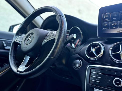 Used 2019 Mercedes-Benz GLA 250 image 25