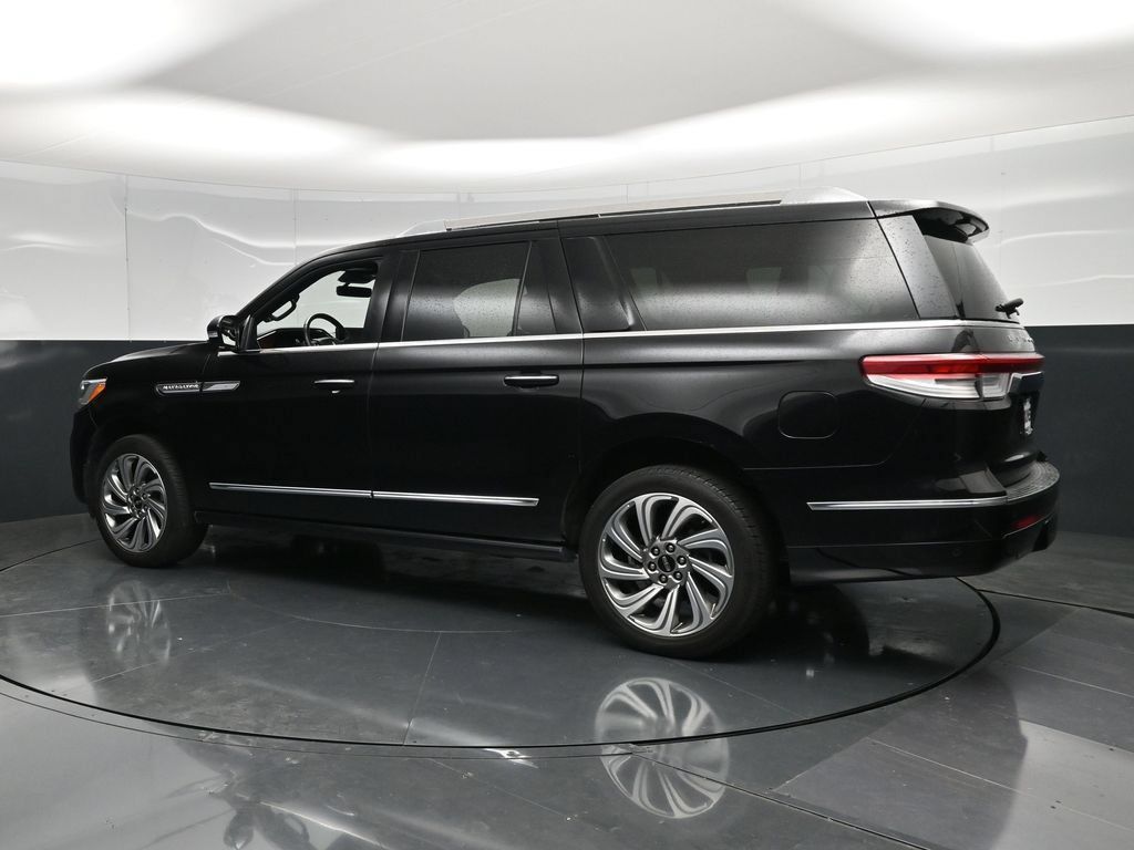 Used 2022 Lincoln Navigator L Reserve AWD/4WD image 10