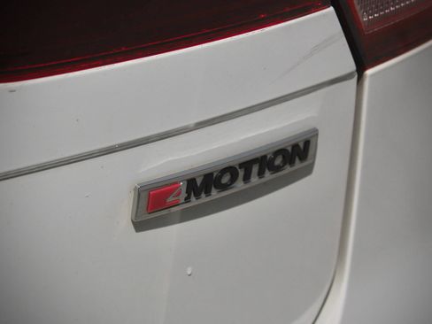 Used 2021 Volkswagen Tiguan SE w/ Panoramic Sunroof Package AWD/4WD image 31