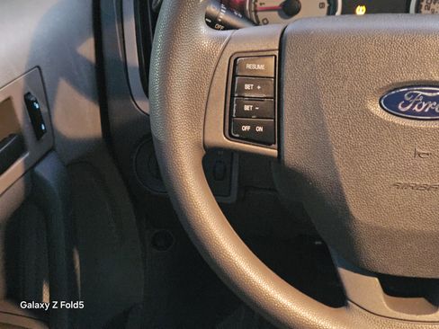 Used 2010 Ford Focus SE image 23