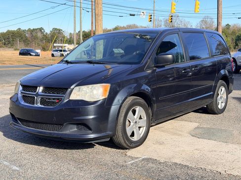 Used 2013 Dodge Grand Caravan SE image 1