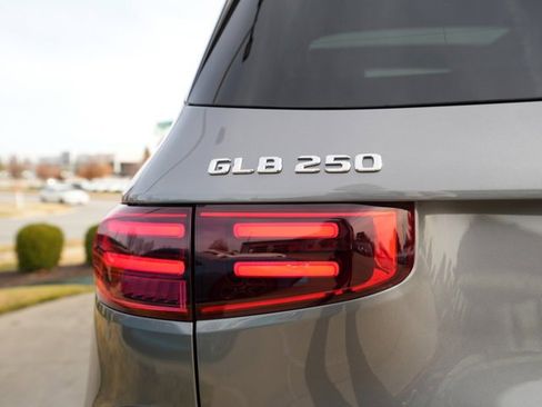 Used 2026 Mercedes-Benz GLB 250 4MATIC image 15