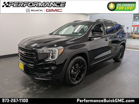 Used 2023 GMC Terrain SLT w/ Tech Package image 1