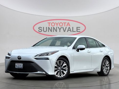Used 2023 Toyota Mirai XLE image 2