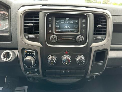 Used 2018 RAM 1500 Express AWD/4WD image 23