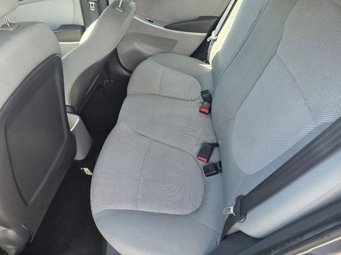 Used 2014 Hyundai Accent GLS FWD image 6