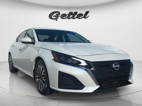 Certified 2023 Nissan Altima 2.5 SV FWD image 3